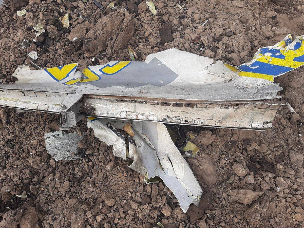 A Ukrainian Su-24MR dedicated tactical reconnaissance aircraft (59 Yellowith 0741612) crashed in the vicinity of Shyshaky, Poltava Oblast yesterday. Was shot down by a missile after combat task in Eastern Ukraine, pilots ejected, but 1 died