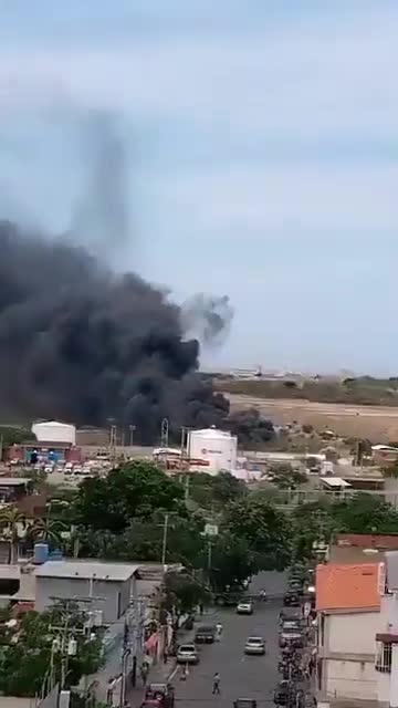 Aircraft crashes on Maiquetía Airport runway due to strong winds: weather conditions may have caused the incident