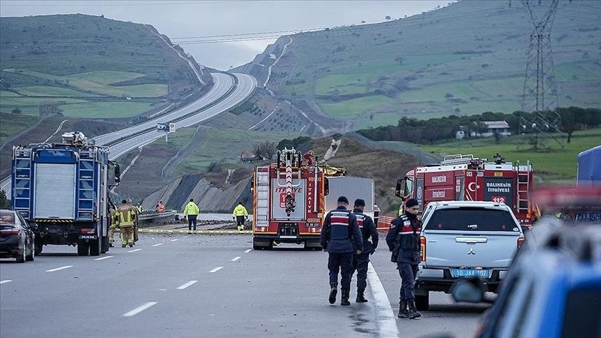Türkiye informa: Un piloto murió cuando un avión de combate F-16 perteneciente a la 9ª Base Aérea se estrelló durante una misión en la provincia de Balıkesir, en el oeste de Turquía.