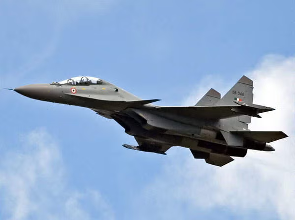El caza Su-30 MKI de la Fuerza Aérea India desapareció del radar durante una misión en el distrito Karbi Anglong de Assam, según informa el portavoz de Defensa. Las operaciones de búsqueda se llevan a cabo en.