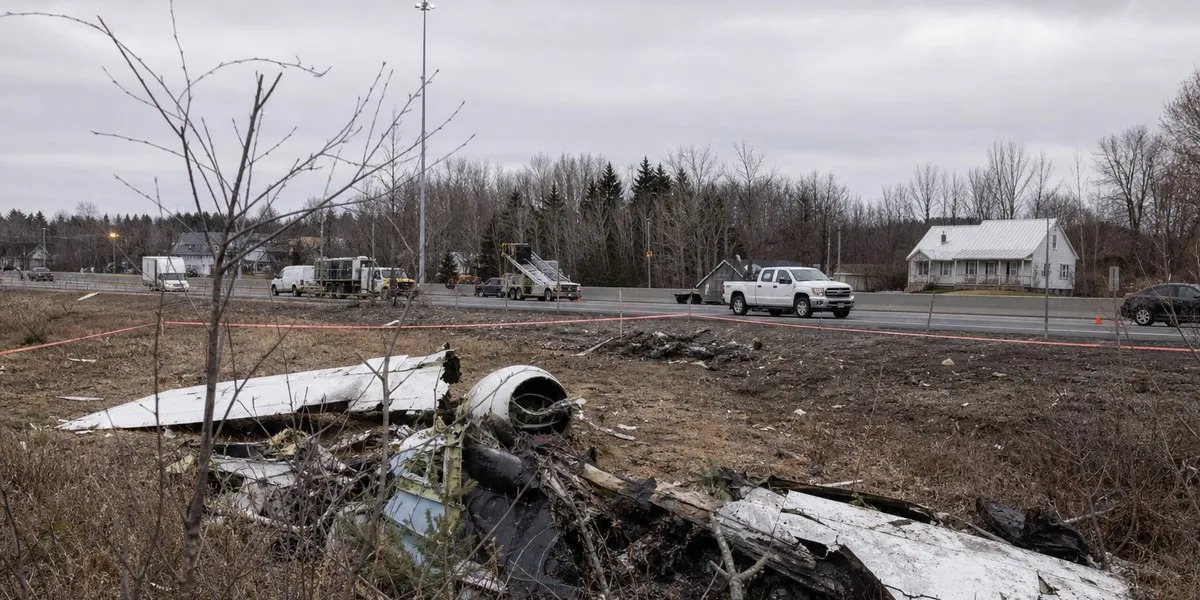 4 people died after a private helicopter crashed and burst into flames in a field southeast of Montreal today. The aircraft ran into trouble shortly after takeoff near Sainte-Brigide-d'Iberville, about 50 km from the city