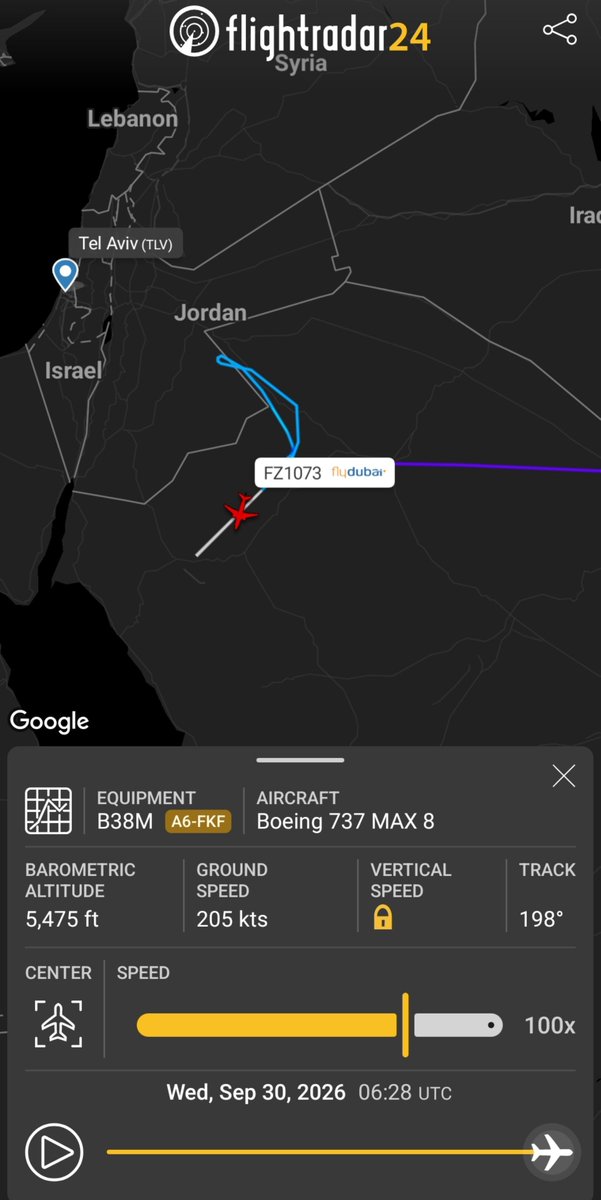 טיסת flydubai ב-בווינג 737 מקס, מספר FZ1073, הממריאה מדובי, עם כ-180 נוסעים, ביניהם 150 ישראלים, נחת בשדה התעופה הבינלאומי של הנסיך סלמן בין אבדולעזיז בטאבוק, סעודיה. המטוס היה בדרכו מדובי לתל אביב, אך ביצע שינוי מסלול פתאומי מעל ירדן לכיוון סעודיה, תחילה באמצעות קוד מצוקה 7700, ולאחר מכן 7500, המעיד על חטיפה או הפרעה בלתי חוקית. האותות המצוקה, לפי דיווחים, גרמו לנציגי ישראל לקיימו דיונים חירום בנושאי ביטחון ולשלוח טייסי קרב בשל חשש לחטיפה. עם זאת, מקורות ביטחוניים ישראליים ייחסו את האירוע למריבה בין הטייסים על המטוס. לציין, נתוני מעקב הטיסה הראו שהמטוס ירד במהירות מ-34,000 רגל ל-14,400 רגל תוך דקות ספורות לאחר שינוי המסלול.